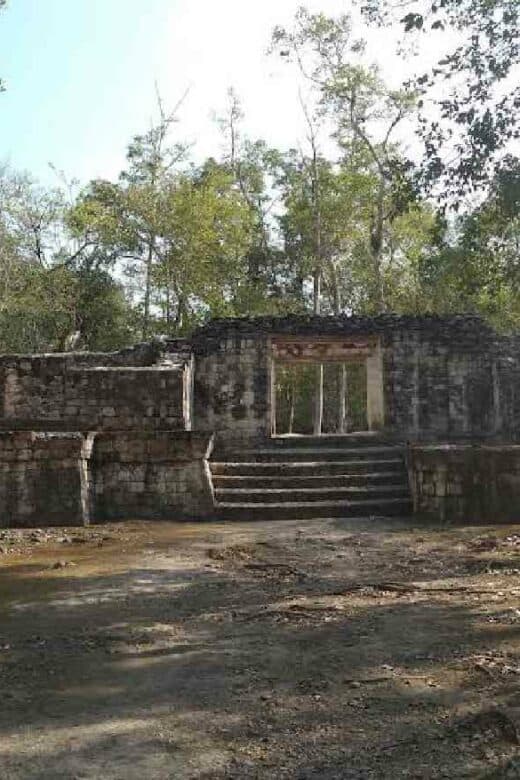 Balamkú Campeche - grupo de estructura